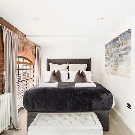 High End Luxury Townhouse In Jq, 4 Bedrooms, Flat Screen Tv In All Rooms, Free Parking, Near Birmingham City Centre Deposit Required Exterior foto