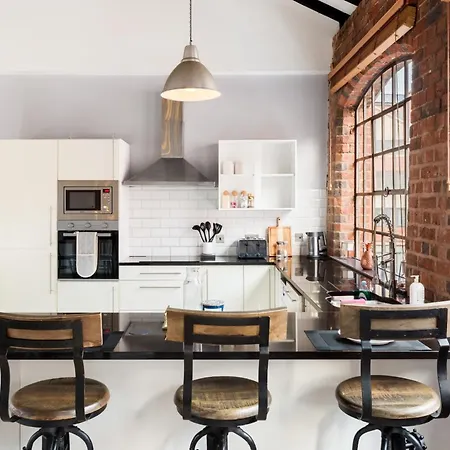 High End Luxury Townhouse In Jq, 4 Bedrooms, Flat Screen Tv In All Rooms, Free Parking, Near Birmingham City Centre Deposit Required Exterior foto