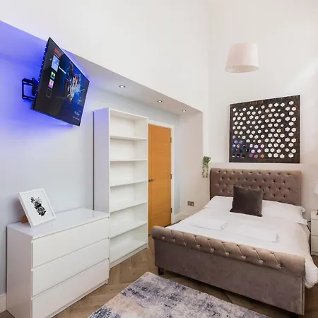 High End Luxury Townhouse In Jq, 4 Bedrooms, Flat Screen Tv In All Rooms, Free Parking, Near Birmingham City Centre Deposit Required Exterior foto
