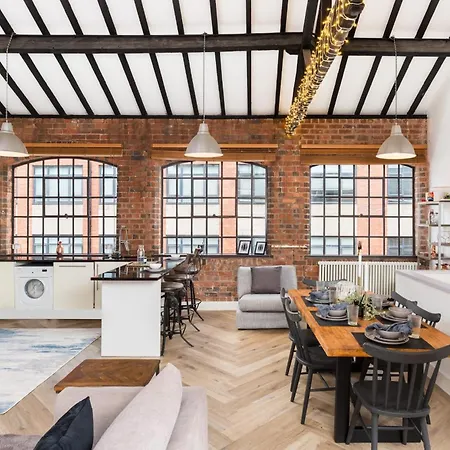 High End Luxury Townhouse In Jq, 4 Bedrooms, Flat Screen Tv In All Rooms, Free Parking, Near Birmingham City Centre Deposit Required Exterior foto