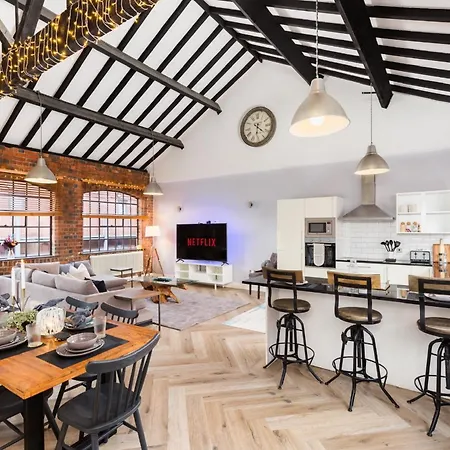High End Luxury Townhouse In Jq, 4 Bedrooms, Flat Screen Tv In All Rooms, Free Parking, Near Birmingham City Centre Deposit Required Exterior foto