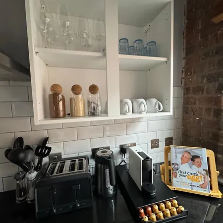 High End Luxury Townhouse In Jq, 4 Bedrooms, Flat Screen Tv In All Rooms, Free Parking, Near Birmingham City Centre Deposit Required Exterior foto