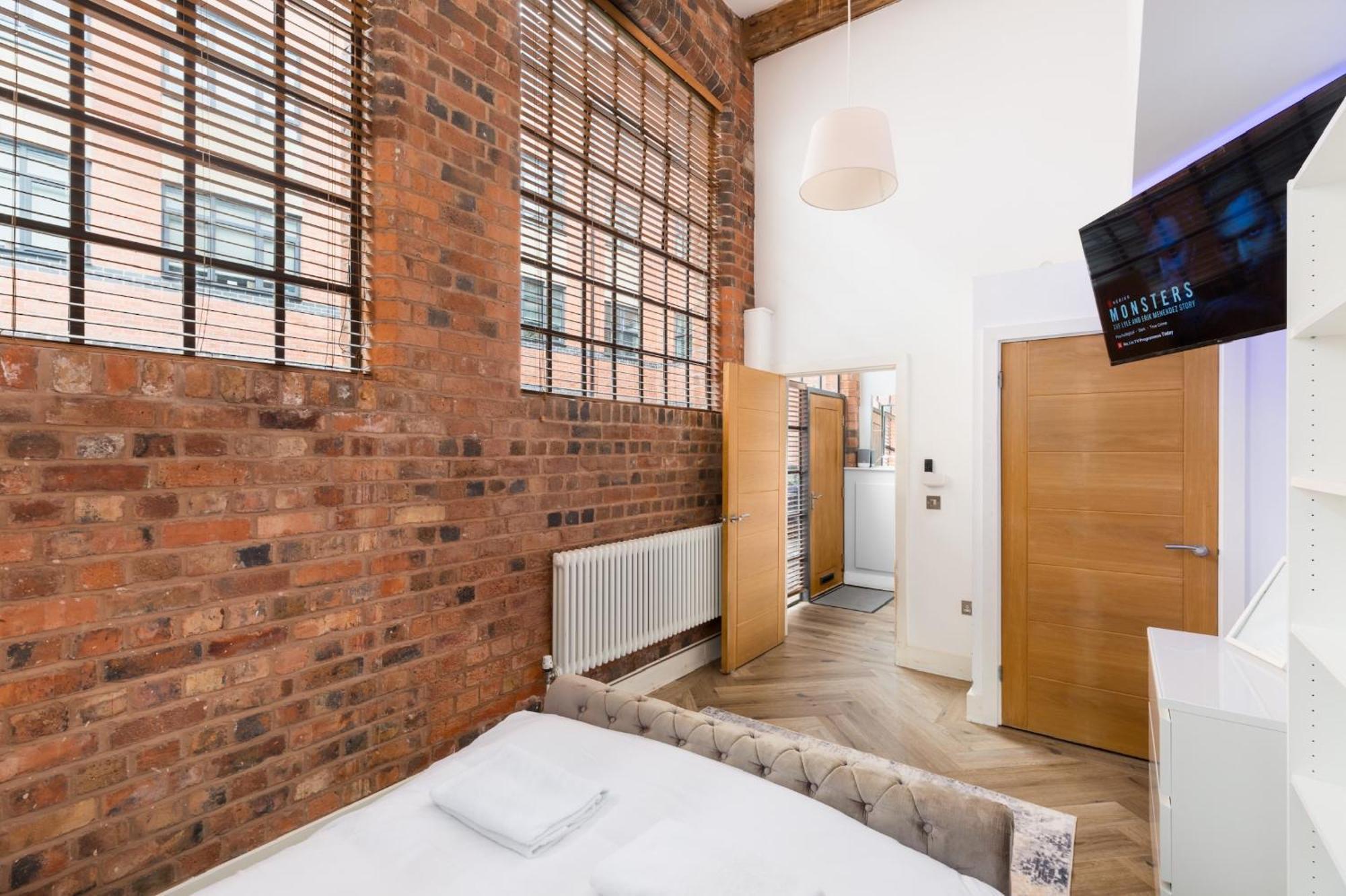 Сasa de vacaciones High End Luxury Townhouse In Jq, 4 Bedrooms, Flat Screen Tv In Rooms, Free Parking, Near Centre Deposit Required *